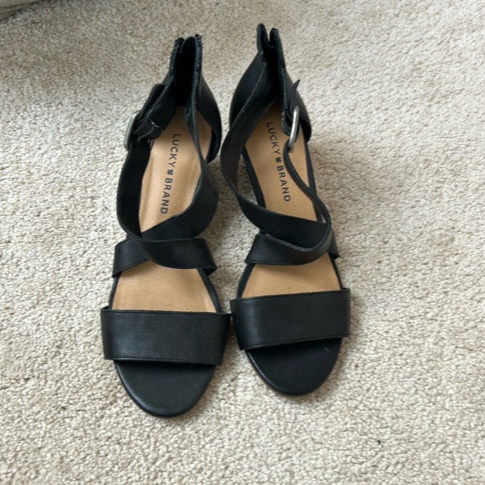 Lucky sandals